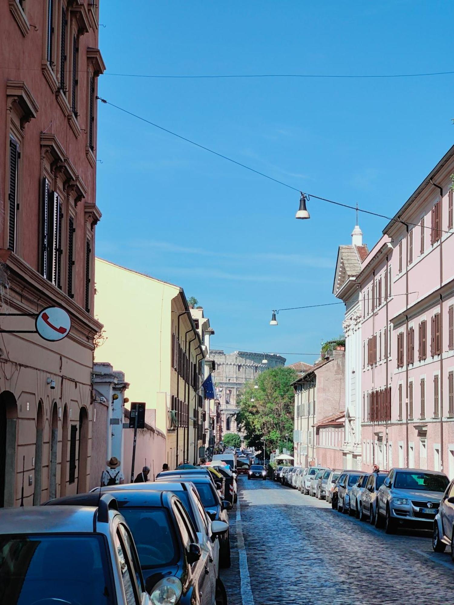 Domus Iulia - Colosseo Рим Экстерьер фото